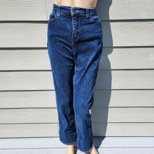 LEVI’S | Perfectly Slimming Straight 512 Jeans